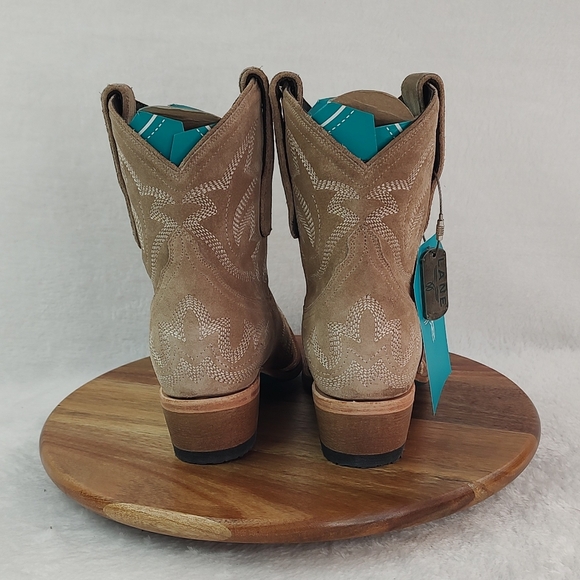Lane Saratoga Bootie Womens Latte Roughout Leather Western Short Snip Toe  NWT - Picture 4 of 9